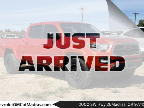 Used 2017 Toyota Tacoma SR5 w/ Tow Package AWD/4WD image 1