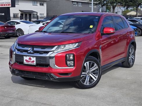Used 2021 Mitsubishi Outlander Sport SE image 1
