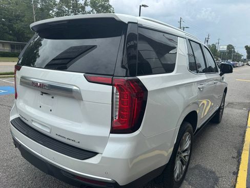 Used 2022 GMC Yukon Denali w/ Denali Premium Package AWD/4WD image 9