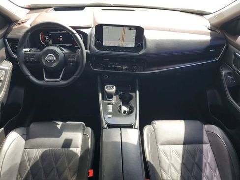 Certified 2023 Nissan Rogue Platinum w/ Platinum Premium Package image 3