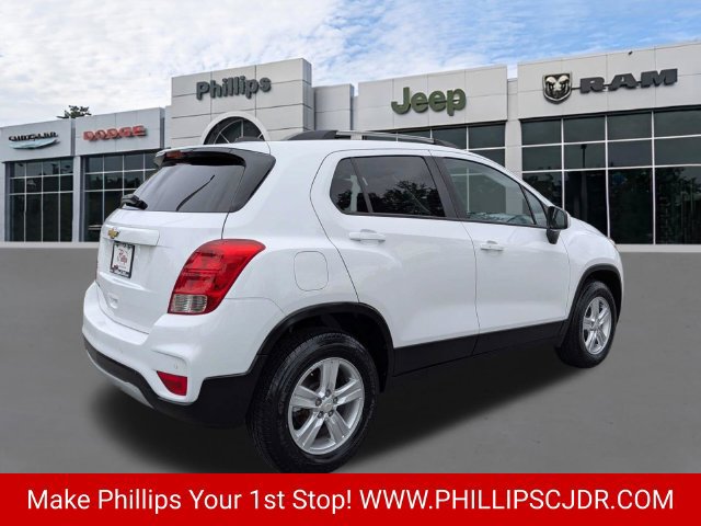Used 2022 Chevrolet Trax LT w/ Driver Confidence Package AWD/4WD image 3