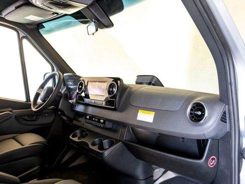 New 2025 Mercedes-Benz Sprinter 2500 image 29