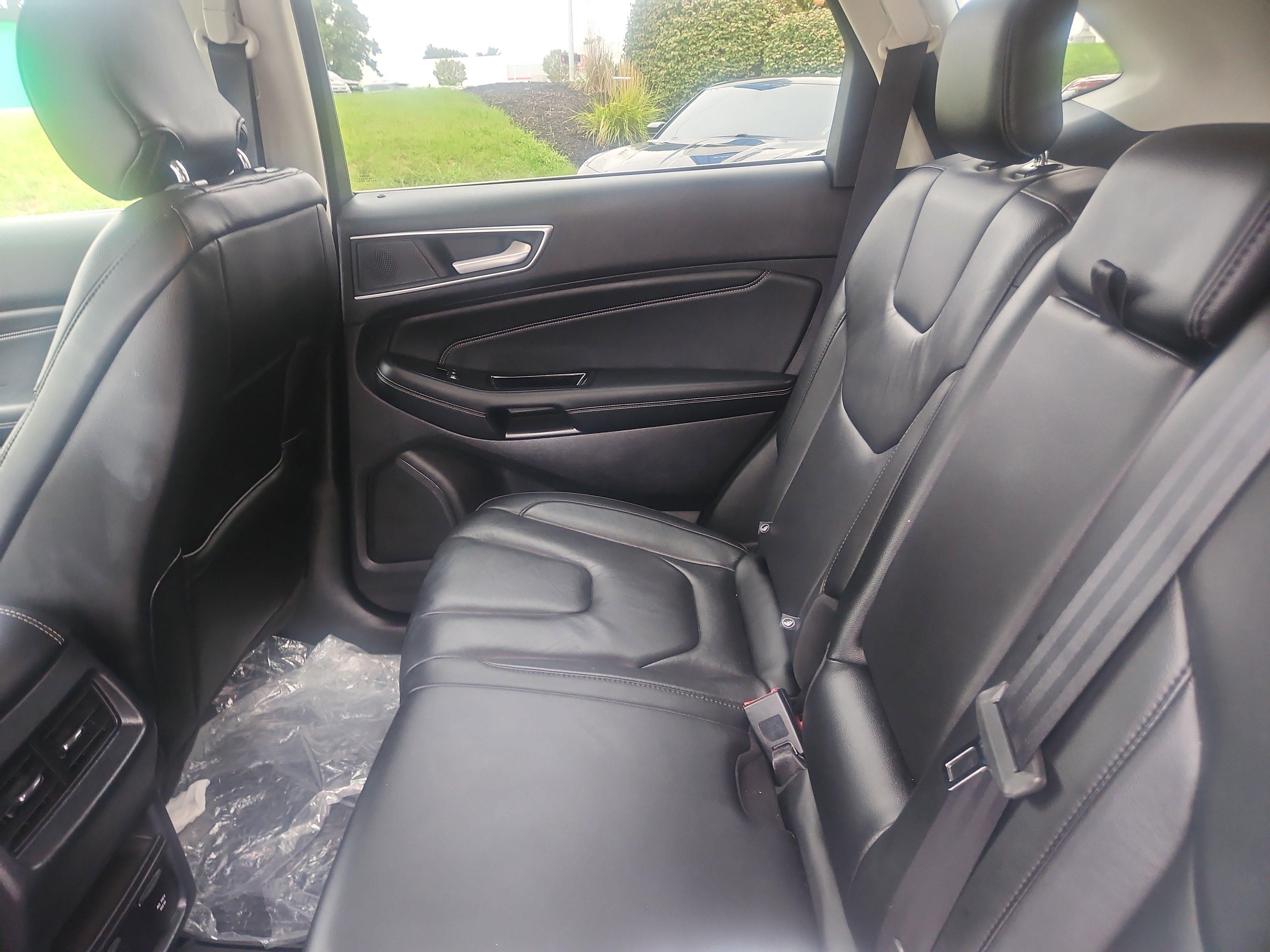 Used 2019 Ford Edge Titanium w/ Cold Weather Package AWD/4WD image 21