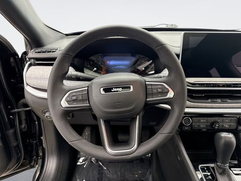 Used 2023 Jeep Compass Latitude w/ Sun and Sound Group AWD/4WD image 12