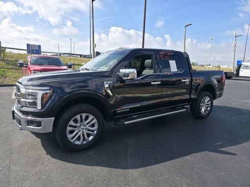 Used 2025 Ford F150 Lariat w/ Equipment Group 501A Mid image 9