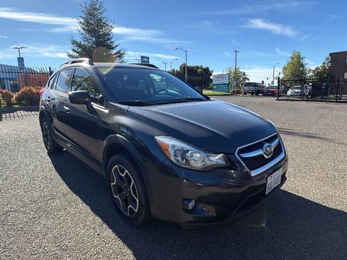 Used 2015 Subaru Crosstrek 2.0i Premium AWD/4WD image 3