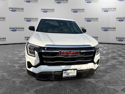 Used 2026 GMC Terrain Elevation image 8