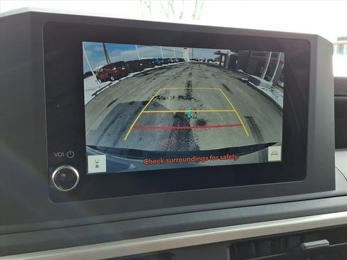 Certified 2024 Toyota Tacoma SR image 19