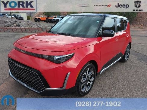 Used 2025 Kia Soul EX FWD image 1
