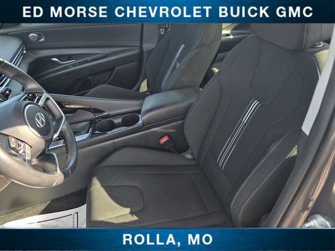 Used 2025 Hyundai Elantra SEL FWD image 14