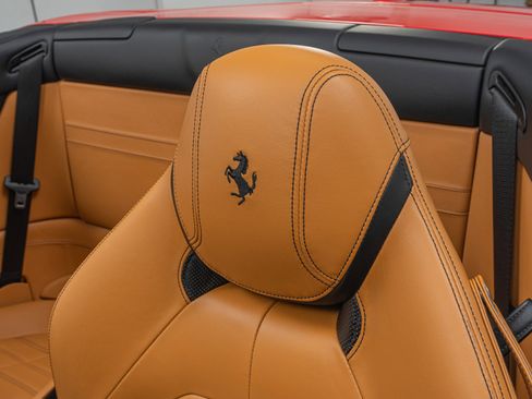 Used 2016 Ferrari California T image 24