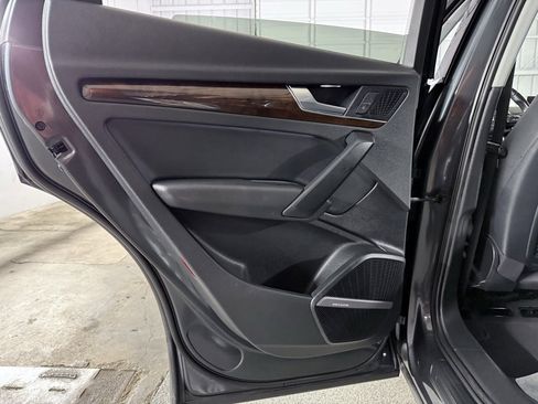 Used 2018 Audi Q5 2.0T Premium Plus w/ Premium Plus Package image 24