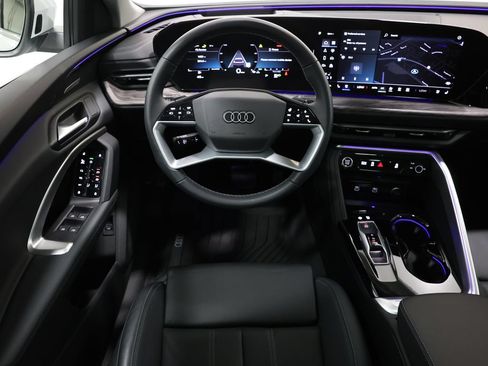 Used 2025 Audi Q5 Premium Plus w/ Premium Plus AWD/4WD image 16