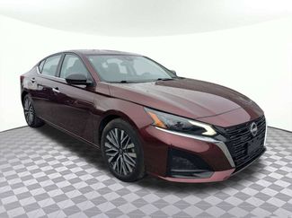 Used 2025 Nissan Altima 2.5 SV FWD video 1