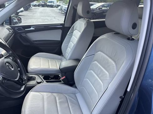 Used 2019 Volkswagen Tiguan SEL Premium w/ 3rd Row Seat Package AWD/4WD image 16