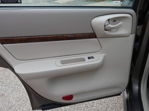 Used 2002 Chevrolet Impala LS w/ Seating Comfort Pkg FWD image 24