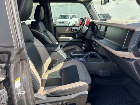 Used 2023 Ford Bronco Wildtrak AWD/4WD image 24