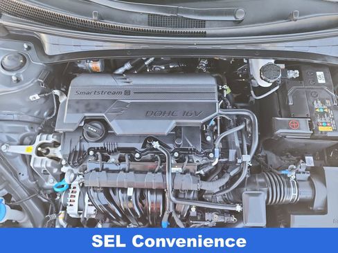 Certified 2025 Hyundai Elantra SEL FWD image 13