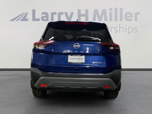 Used 2022 Nissan Rogue SV AWD/4WD image 4