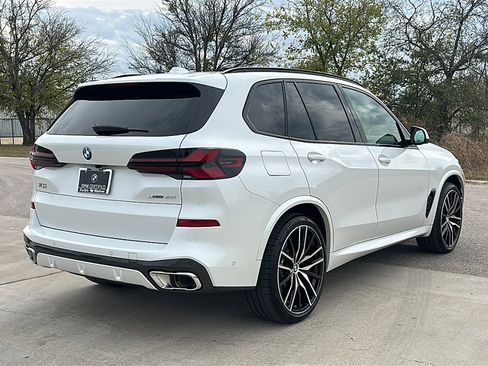 Certified 2025 BMW X5 xDrive40i w/ M Sport Package image 8