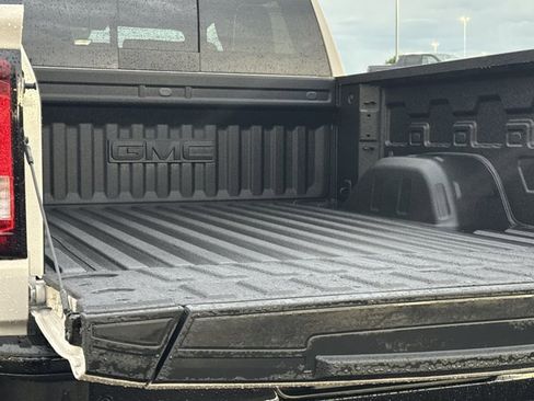 New 2026 GMC Sierra 1500 AT4X w/ LPO, Black Badging Package AWD/4WD image 11