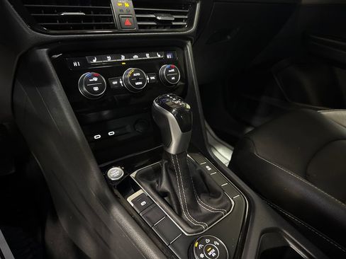 Used 2022 Volkswagen Taos SEL image 17