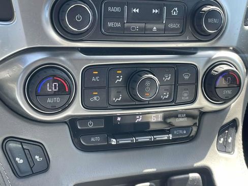 Used 2018 Chevrolet Suburban LT AWD/4WD image 19