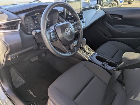 Used 2025 Toyota Corolla LE image 23