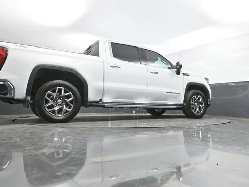 Used 2025 GMC Sierra 1500 SLT w/ SLT Premium Package AWD/4WD image 39