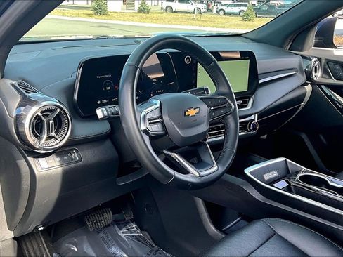 Used 2025 Chevrolet Equinox LT w/ Convenience Package II image 14