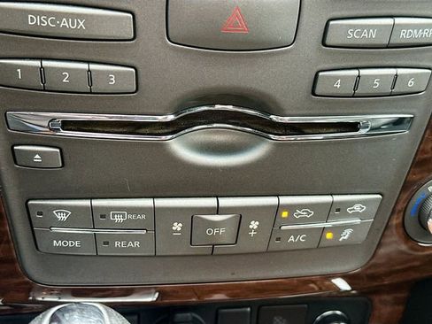 Used 2017 Nissan Armada Platinum w/ Interior Lighting Package image 17