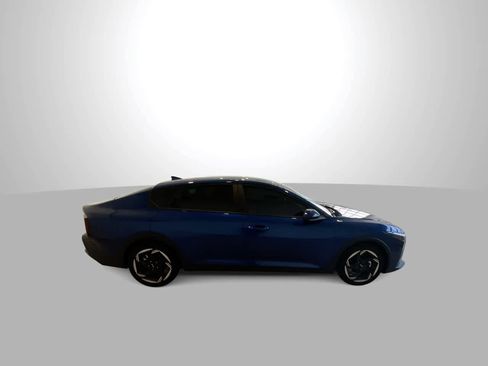 Used 2025 Kia K4 EX image 9