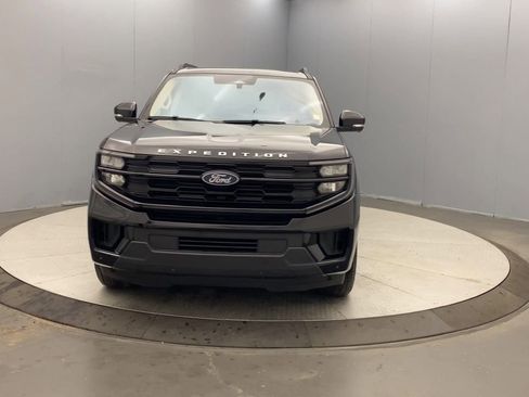 Used 2025 Ford Expedition Max Active AWD/4WD image 8