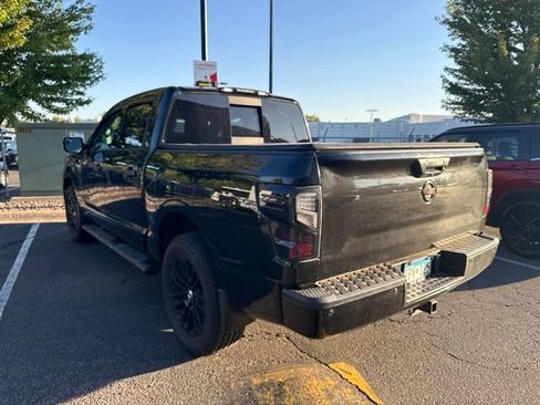Used 2019 Nissan Titan SV w/ SV Convenience Package AWD/4WD image 3