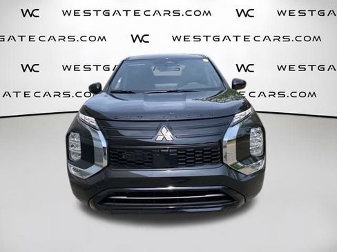 New 2026 Mitsubishi Outlander LE FWD image 2