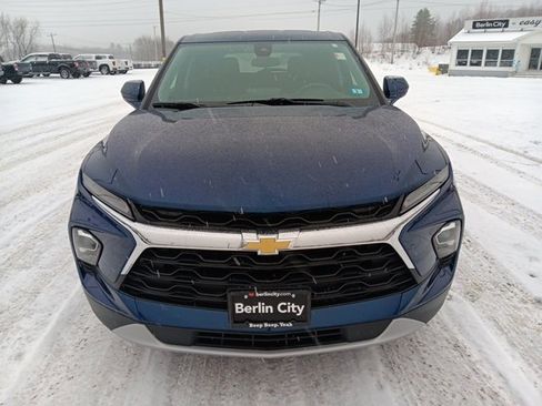 Used 2023 Chevrolet Blazer LT image 2