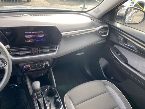 Used 2025 Chevrolet TrailBlazer LT image 33