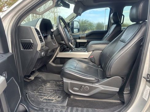 Used 2019 Ford F250 Lariat w/ Lariat Ultimate Package image 12