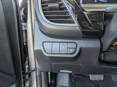 Used 2025 Kia Seltos S image 11