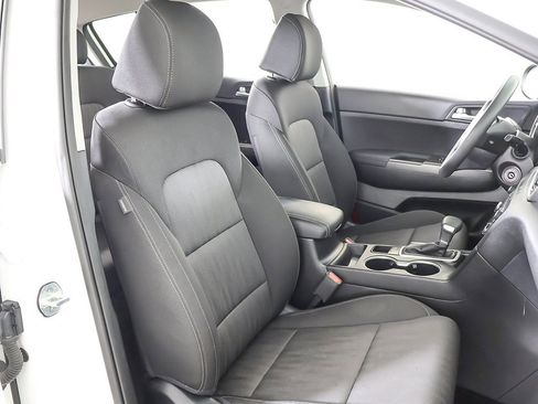 Used 2022 Kia Sportage LX image 25