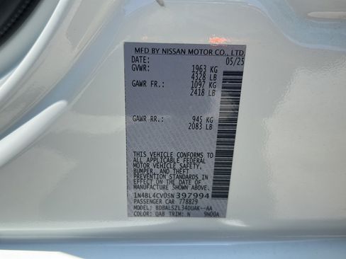 Used 2025 Nissan Altima 2.5 SR w/ SR Premium Package FWD image 29