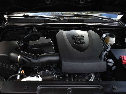 Used 2023 Toyota Tacoma SR5 AWD/4WD image 24