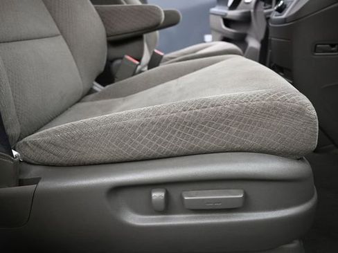 Used 2015 Honda Odyssey LX image 37
