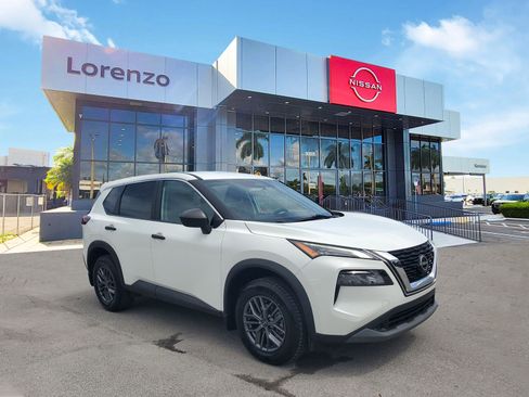 Certified 2023 Nissan Rogue S image 3