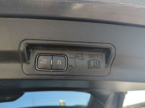 Used 2021 Ford Explorer XLT w/ Equipment Group 202A image 23