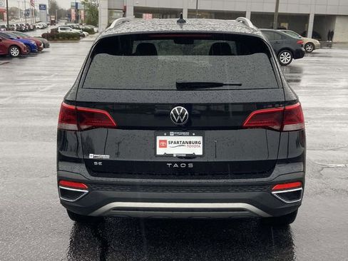 Used 2024 Volkswagen Taos SE image 4