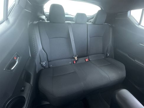 Used 2018 Toyota C-HR XLE image 39