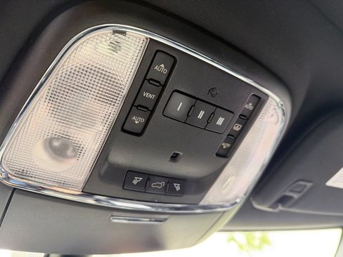 Used 2014 Jeep Grand Cherokee Overland RWD image 23
