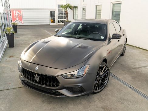 Used 2022 Maserati Ghibli Trofeo image 3