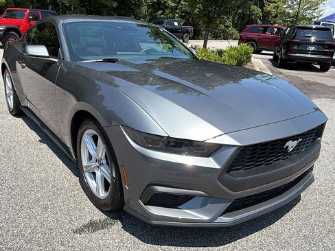 Used 2026 Ford Mustang Coupe RWD image 5